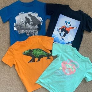 Graphic tee bundle